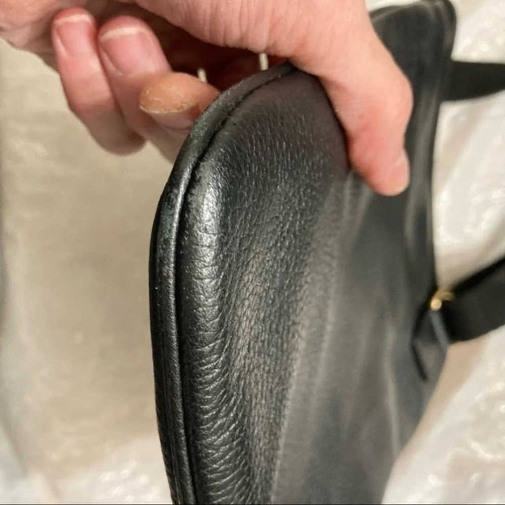 Michael kors black leather crossbody bag